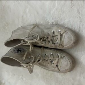 Platform Converse High-Top Sneakers in Cream